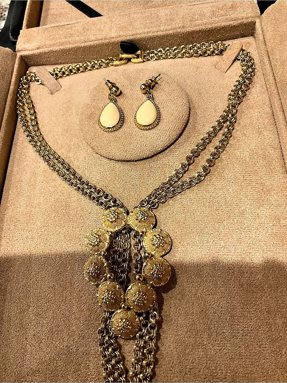 Gold-Tone Trifari Pendant Necklace and earrings